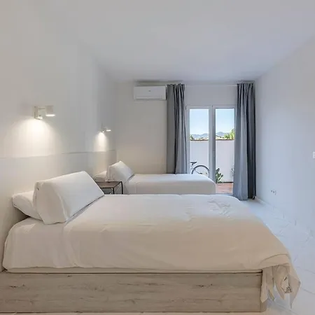 Spacious House With 3 Bedrooms And Private Pool *