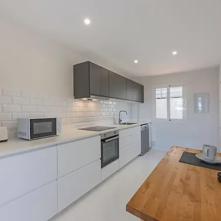 Spacious House With 3 Bedrooms And Private Pool *