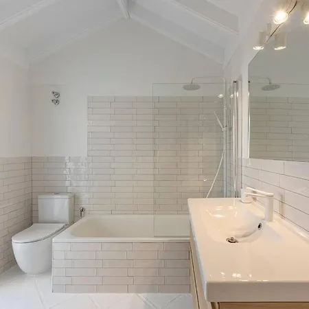 Spacious House With 3 Bedrooms And Private Pool Holiday home *