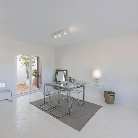 Spacious House With 3 Bedrooms And Private Pool *