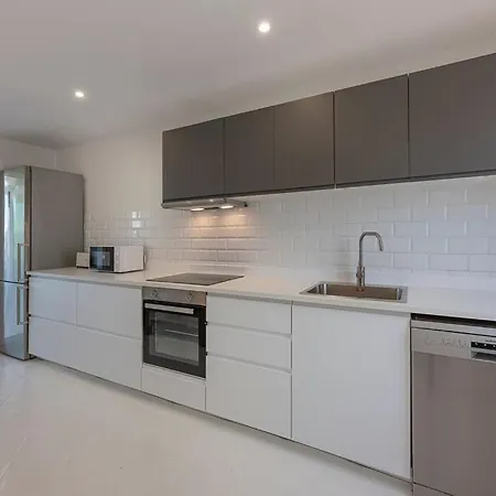 Spacious House With 3 Bedrooms And Private Pool
