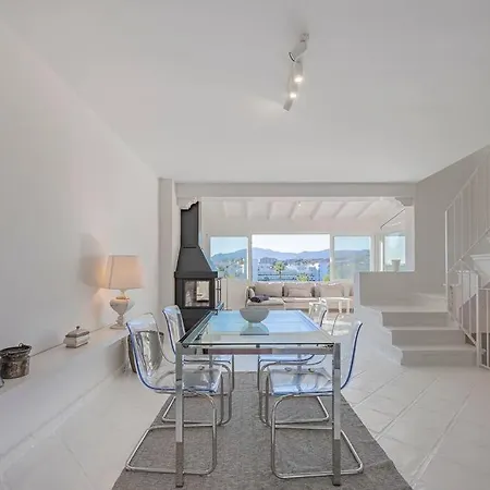 Dom wakacyjny Spacious House With 3 Bedrooms And Private Pool *
