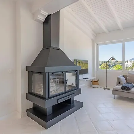 Spacious House With 3 Bedrooms And Private Pool Marbella