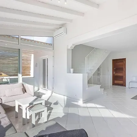 Spacious House With 3 Bedrooms And Private Pool *