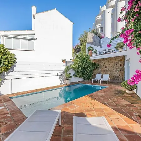 Spacious House With 3 Bedrooms And Private Pool Holiday home Marbella