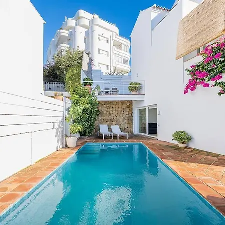 Spacious House With 3 Bedrooms And Private Pool Holiday home Marbella